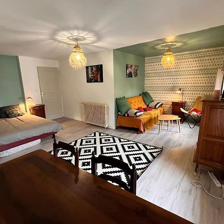 Grande Chambre Chez L'Artiste-Peintre Ла-Реоль Экстерьер фото
